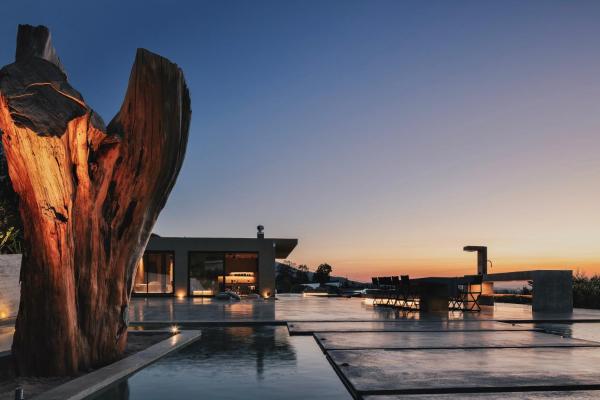 Na foto é possível ver o objeto Inspiration House localizado na cidade de Souda.