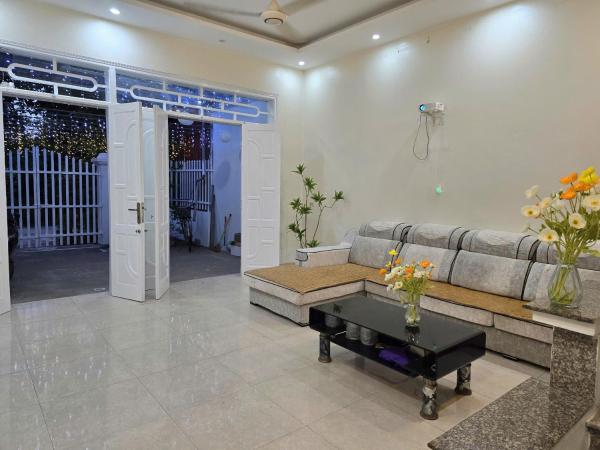 På bilden syns objektet Long tearm rental-Whole house with swimming pool som ligger i staden Kỳ Vĩ.