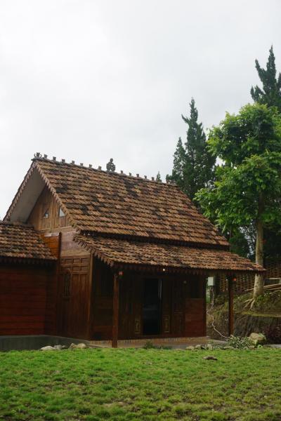 A la foto es mostra l'objecte Le Desa Resort Syariah situat a la ciutat de Wonosobo.