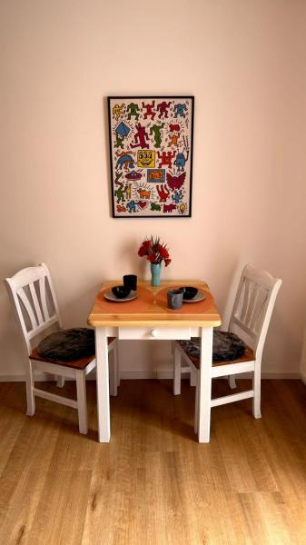 Nella foto è visibile l'oggetto Frisch renovierte Ferienwohnung Abendrot für 2 Personen, zentral gelegen situato nella città di Essen.