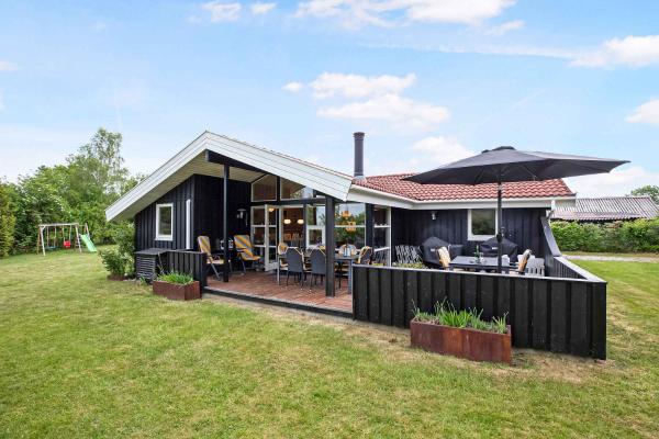 Na zdjęciu widoczny jest obiekt Family Summer House In Quiet Area położony w mieście Græsted.