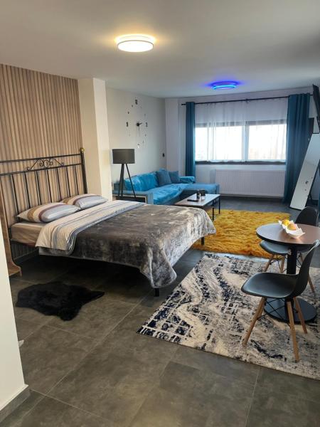 A la foto es mostra l'objecte ElatoVillage situat a la ciutat de Elafina.