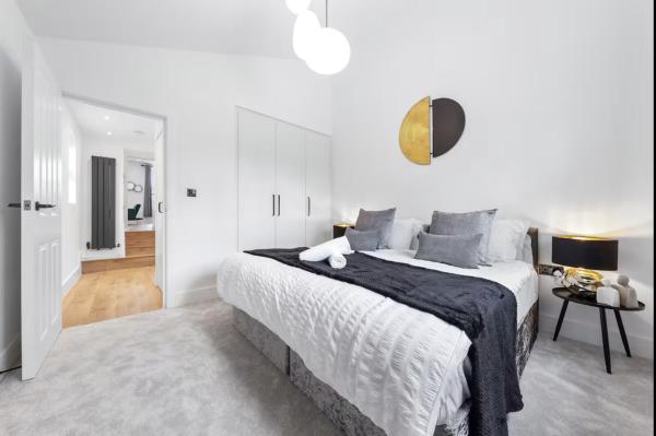 Stylish Asaph House in Prime Brixton , Wi-Fi , Sleeps 4, London