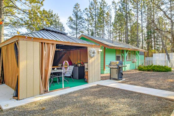 Kuva 4: Grill, Fire Pit Pet-Friendly Lakeside Cottage!
