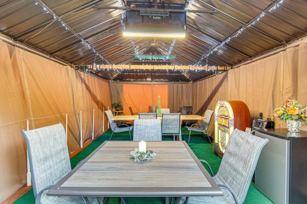 Kuva 9: Grill, Fire Pit Pet-Friendly Lakeside Cottage!