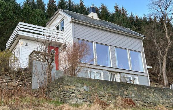 På billedet ses objektet Cozy Home In Nerlandsøya Grunnkrets beliggende i byen Kvalsvik.