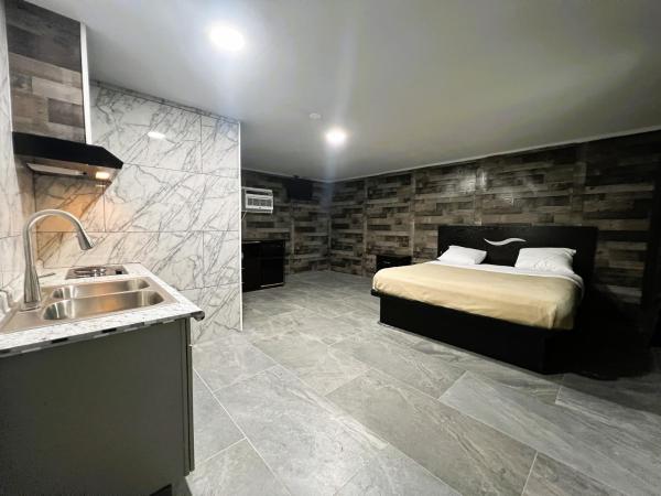 Na zdjęciu widoczny jest obiekt Beverly motel położony w mieście Mobile.