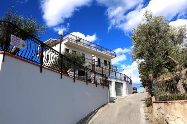 En la foto se muestra el objeto Trabia Casa Bianca A ubicado en la ciudad de Mandra Capreria.