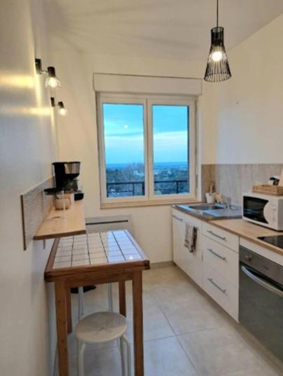 Na fotografii je vidět objekt Appartement cosy & central nacházející se ve městě Mortain.