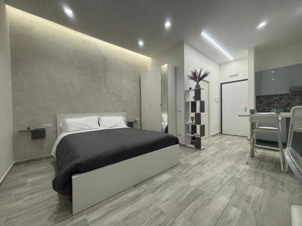 Engi Rooms - Leopardi, Неаполь