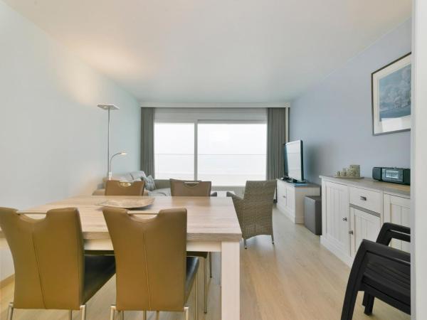 Φωτογραφία 3: Flat in Blankenberge with Stunning Sea Views