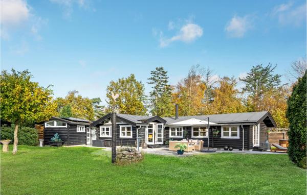 På bilden syns objektet 3 Bedroom Gorgeous Home In Gilleleje som ligger i staden Gilleleje.