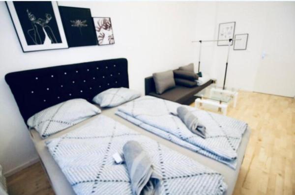 Budget & Friendly 3BR Shared Apt for 9, Near Augarten, Vienna