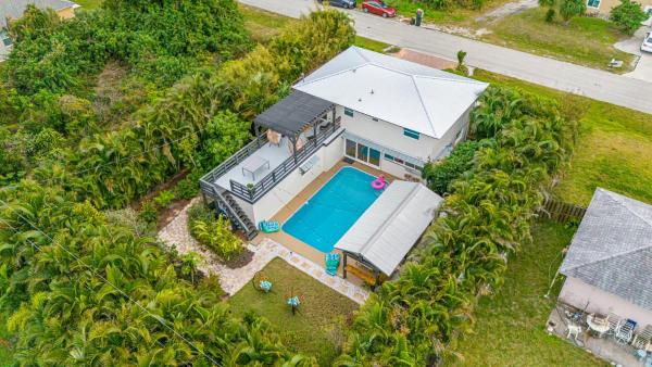 Luxury Tropical Oasis-4 Bedrm Private Pool Retreat - Caribe