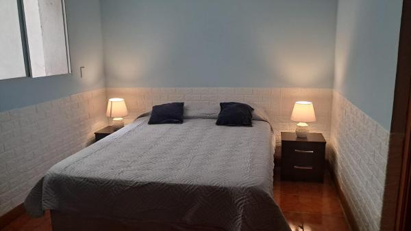 På bildet vises objektet Hostel la nueva posada som ligger i byen Montevideo.