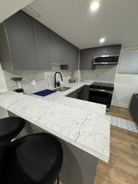 Στη φωτογραφία φαίνεται το αντικείμενο Cozy home away from home που βρίσκεται στην πόλη Pickering.