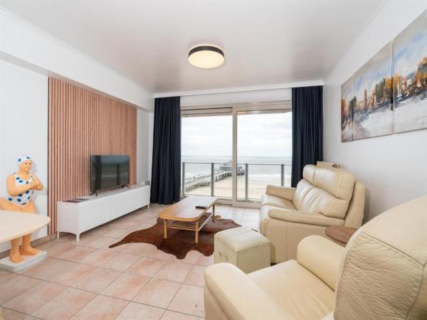 Фотография 8: Flat in Knokke with Pier and Sea Views