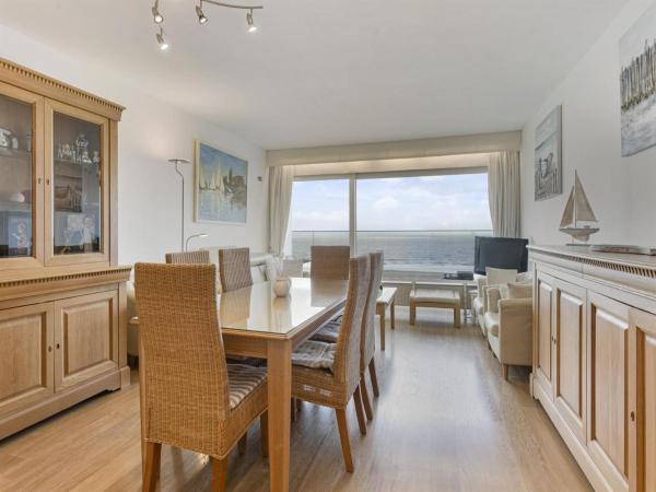 Фотография 3: Flat in Blankenberge with Ocean Views