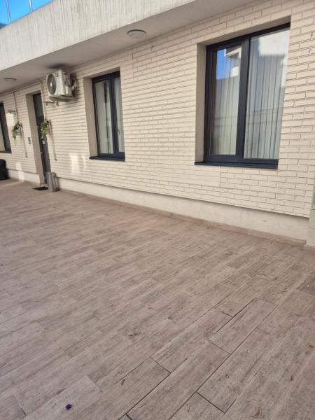 A la foto es mostra l'objecte Avrig Dinu situat a la ciutat de Bucarest.