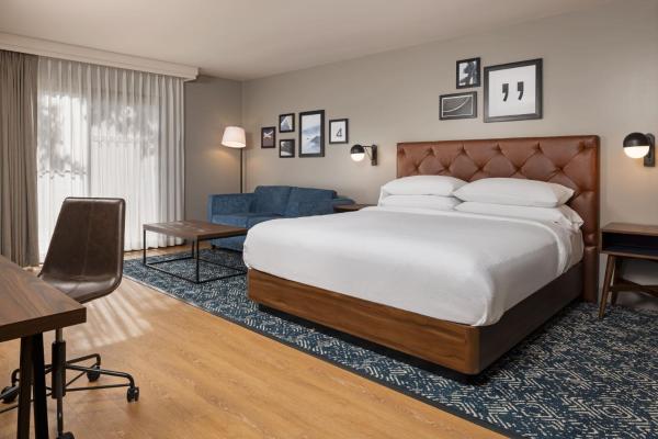 Four Points By Sheraton Bakersfield - Bakersfield, CA