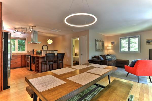 A la foto es mostra l'objecte the SHACK - Three Bedroom Home Close to Ski Resort with Hot Tub situat a la ciutat de Killington.