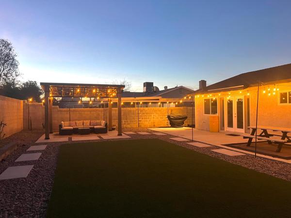 Na foto é possível ver o objeto VegasZen Getaway Airport Prime Estate localizado na cidade de Las Vegas.