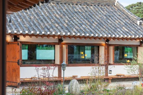 A la foto es mostra l'objecte Gangneung Mokgawon situat a la ciutat de Kyŏnso.