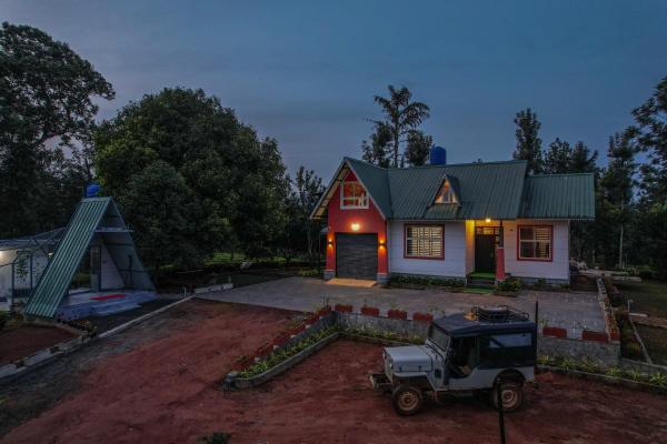 A la foto es mostra l'objecte Valley View by Xploreindo situat a la ciutat de Devāla.