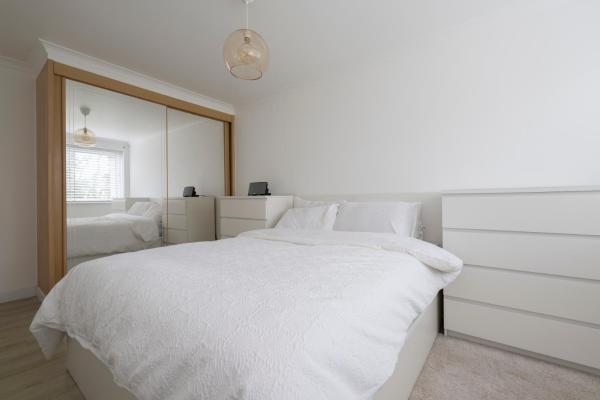 照片显示了位于Stonewood市的Cosy 2 bed Bluewater Kent Apartment物件。