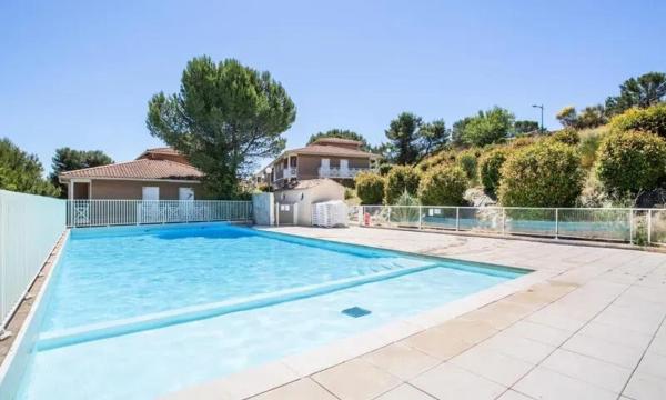 A la foto es mostra l'objecte Appartement moderne avec vue à Carnoux-en-Provence 26 m², piscine situat a la ciutat de Carnoux.