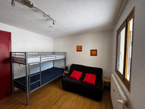 A la foto es mostra l'objecte Studio aux pied des pistes situat a la ciutat de Allevard.