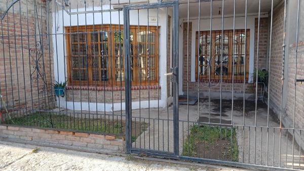 Casa Alquiler Temporario Garage Y Patio - Provincia de La Pampa