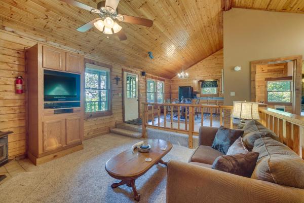 Billede 9: Studio with Mtn Views, 1 Mi to Thorncrown Chapel!