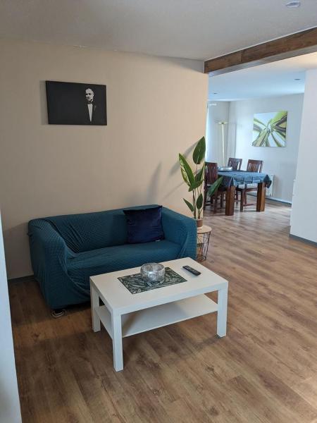 På billedet ses objektet Große Landhauswohnung beliggende i byen Ramhusen.
