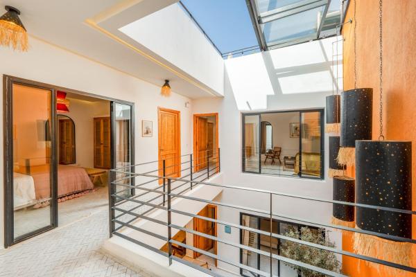 Riad Le M- Contemporain Avec Bassin - Emplacement Idéal - Marrakech