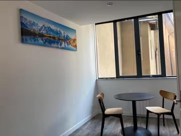 Na zdjęciu widoczny jest obiekt studio centre-ville historique położony w mieście Chambéry.