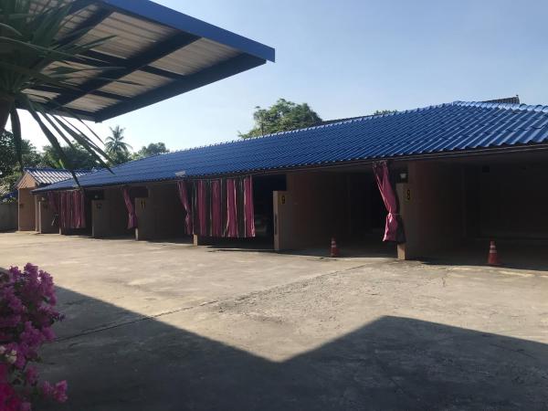 A la foto es mostra l'objecte ใสเจริญรีสอร์ท situat a la ciutat de Ban Maha Chai.