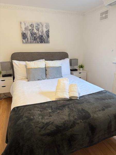 Charming and affordable flat for 4 people in Baker Street Zone 1 with breakfast, London