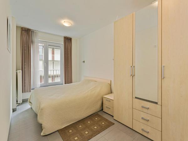 Photo 2 : Flat in Blankenberge with Ocean Views