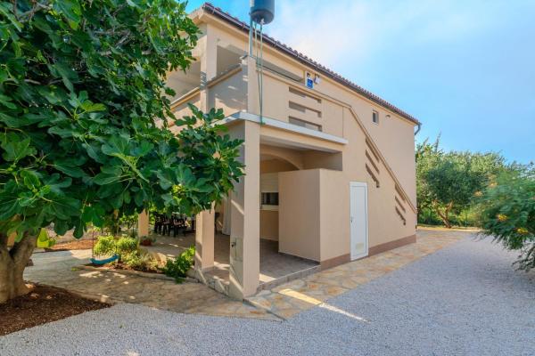 A la foto es mostra l'objecte Apartments with parking space Vir - Lozice, Vir - 23549 situat a la ciutat de Vir.