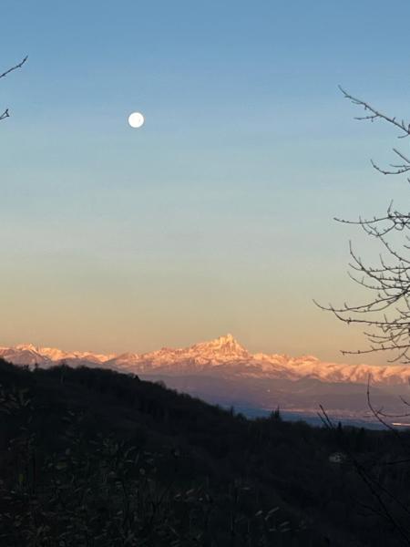 Nella foto è visibile l'oggetto Casa Regis situato nella città di Pamparato.