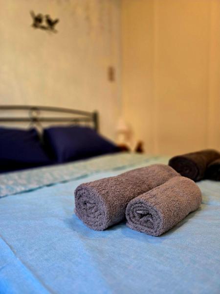A la foto es mostra l'objecte Feel's Like Home Apartment situat a la ciutat de Quios.