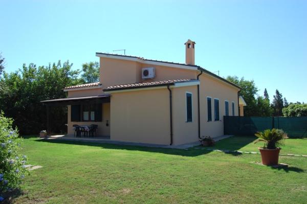 写真にはプーラ市にあるCasa I Fichiが写っています。