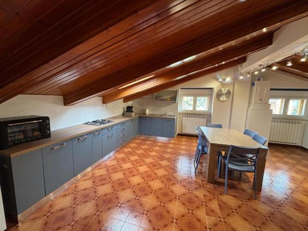 På billedet ses objektet A casa di Michela beliggende i byen Gubbio.