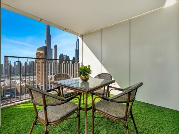Lux 3BR maid with Burj View Dubai Mall connect, Dubaï
