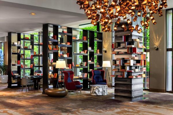 På bilden syns objektet Renaissance Seattle Hotel som ligger i staden Seattle.