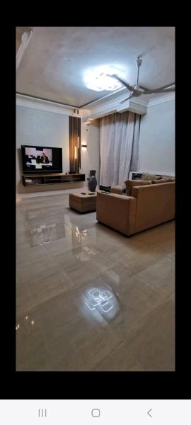 Lux 2A, Dar es Salaam