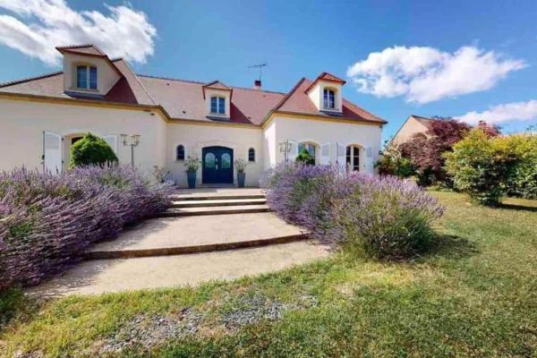 Auf dem Foto ist das Objekt Villa 320m2 a 1h30 de Paris in der Stadt Solterre zu sehen.