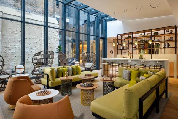 Na zdjęciu widoczny jest obiekt La Caserne Chanzy Hotel & Spa, Autograph Collection położony w mieście Reims.