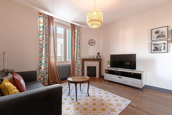 A la foto es mostra l'objecte MAISON AMPERE situat a la ciutat de Limoges.